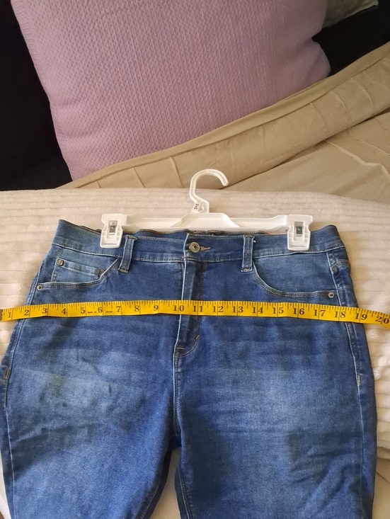 Curve Appeal Pants - Women's Dark Blue Denim Jean Shorts - Classic Casual Style